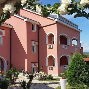 2* Panzió La Perla 1